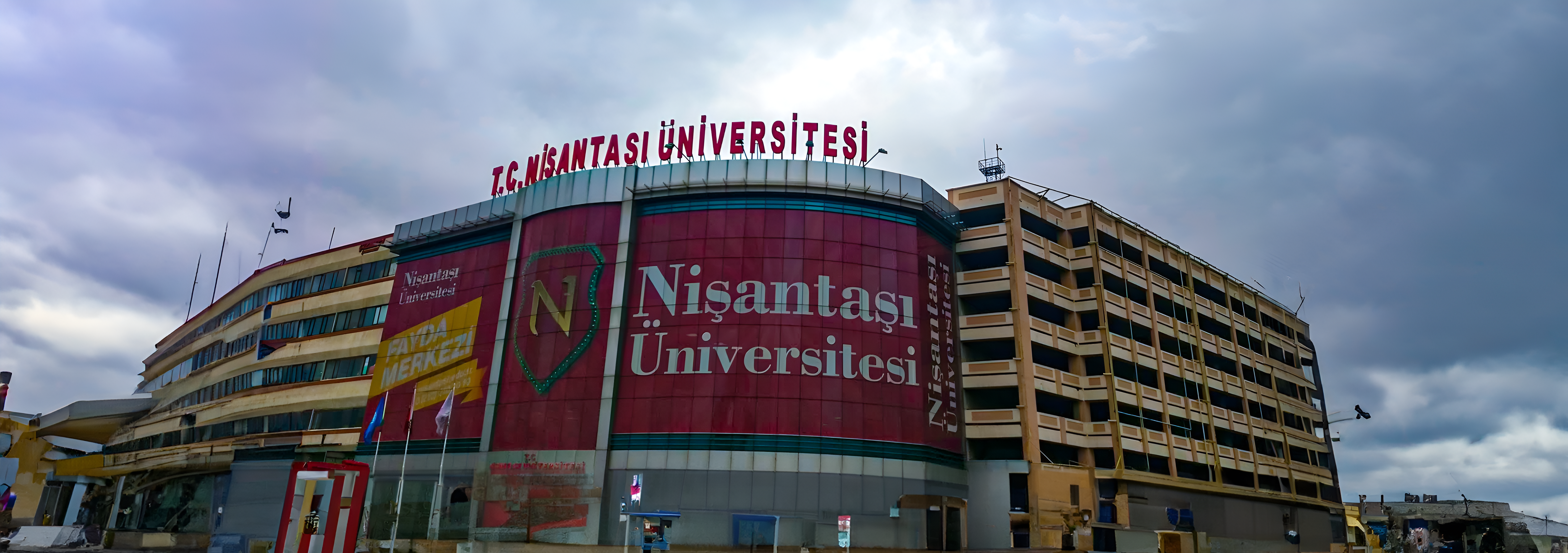 جامعة نيشان تاشي 2026: فرص الدراسة والمنح للطلاب العرب مع دعم تسجيل 360